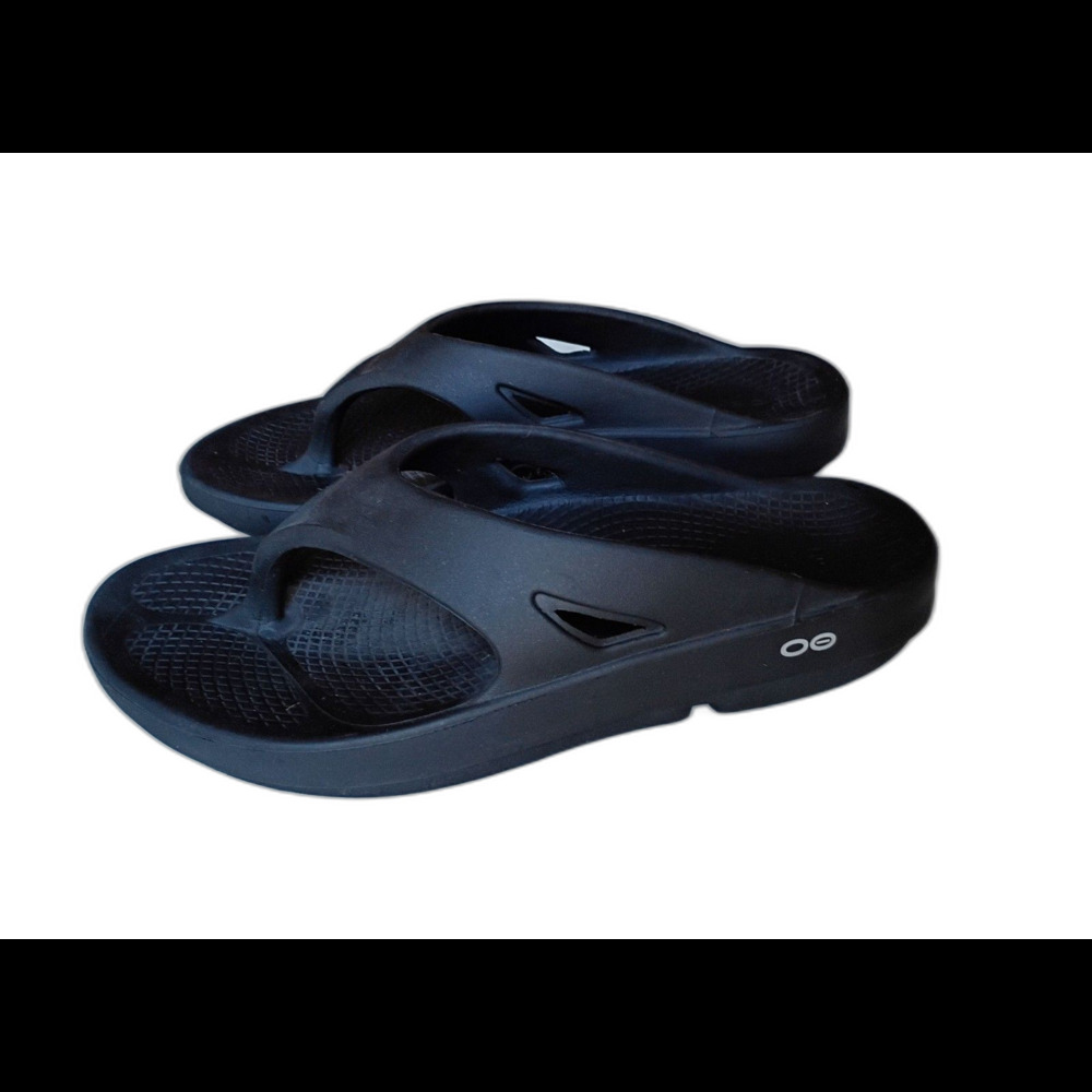 OOFOS Black Recovery Flip Flops M9/W11